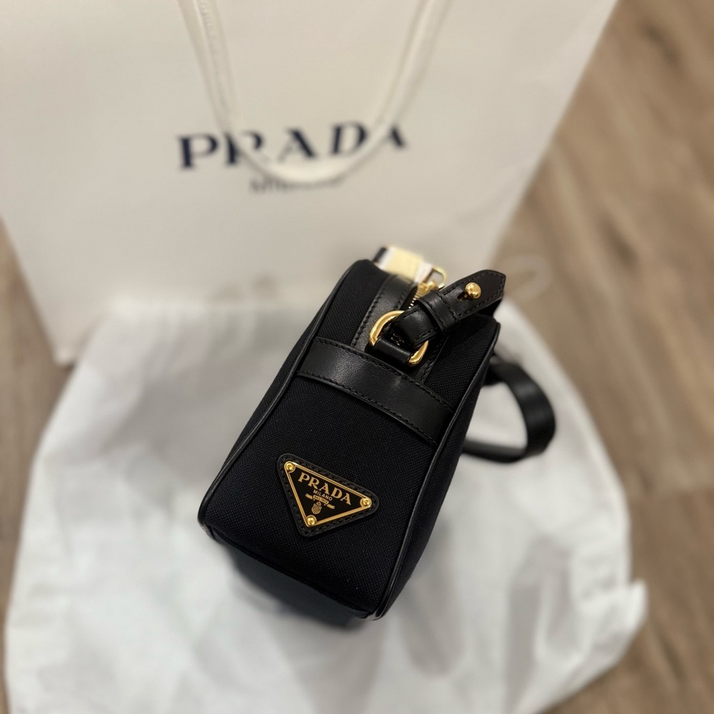 PRADA Bag - Picture 3 of 4